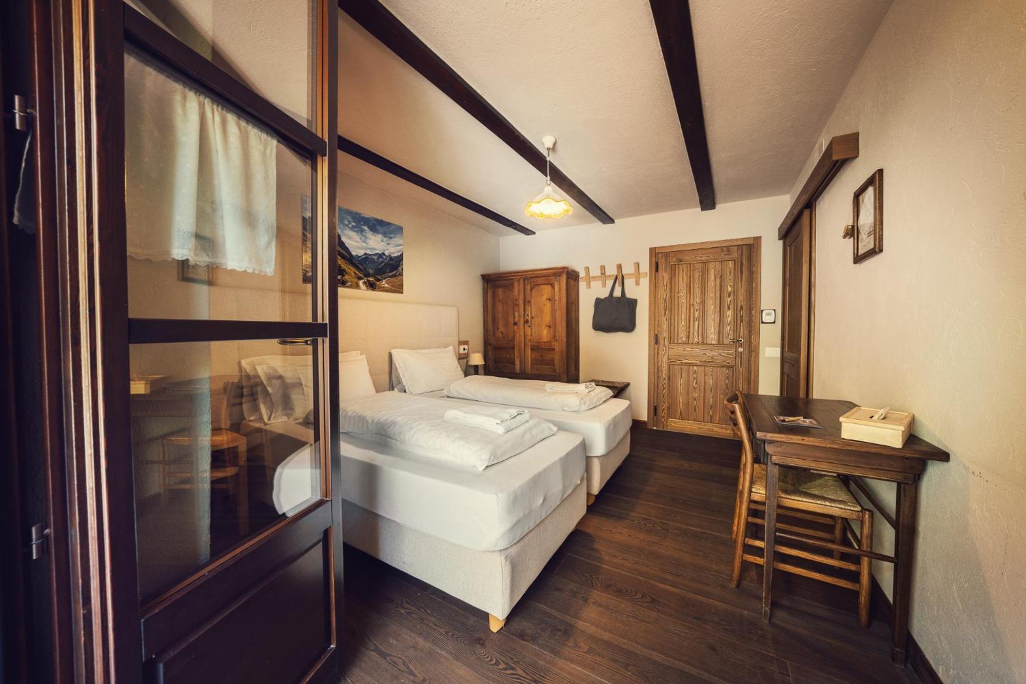 Albergo Locanda Mistral อัชเชลิโย ภายนอก รูปภาพ