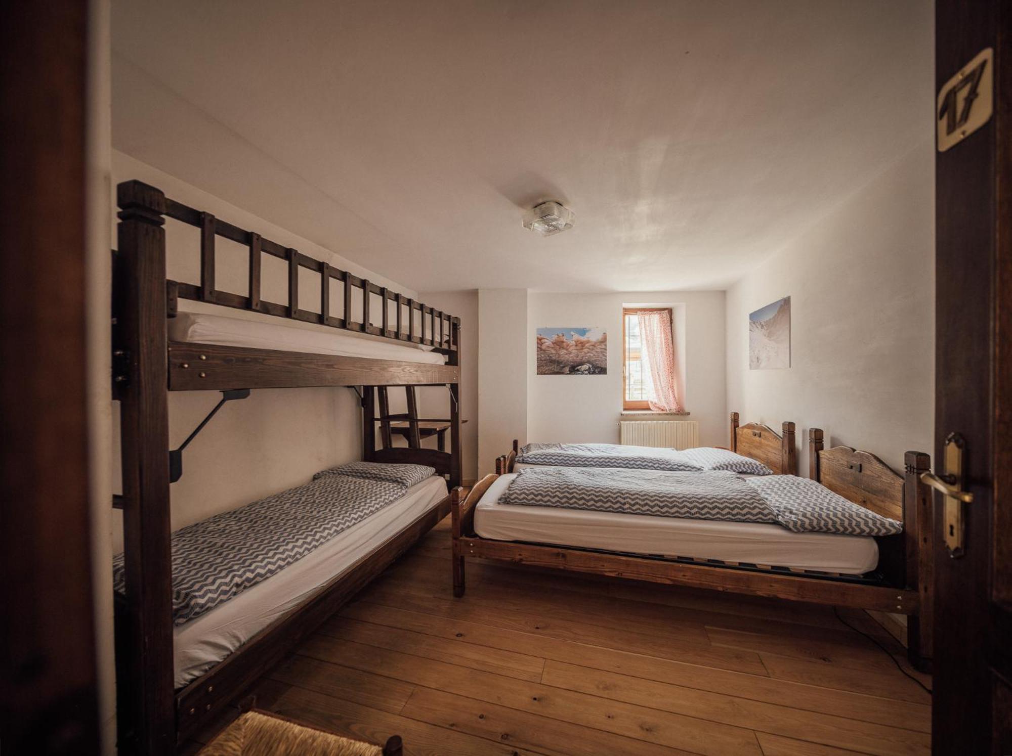 Albergo Locanda Mistral อัชเชลิโย ภายนอก รูปภาพ